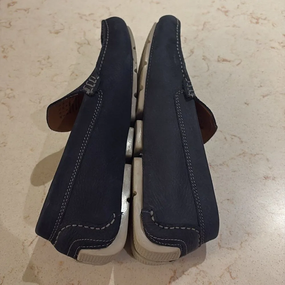 NWOT Clarks Men's Navy Loafers SZ 7